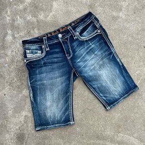 Rock Revival Bermudas Size 30